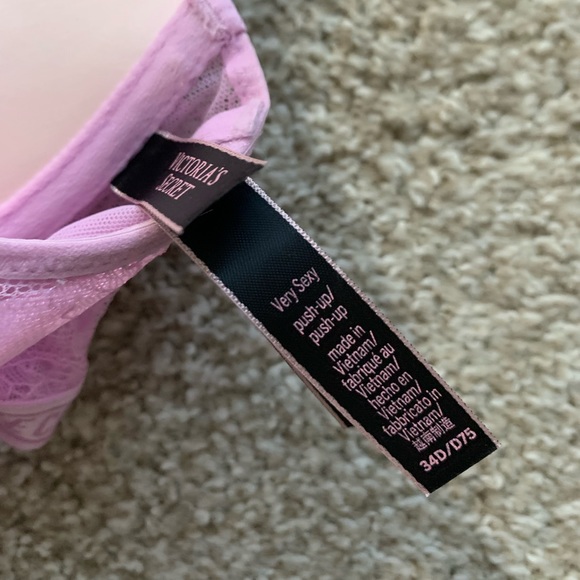 Victoria’s Secret push up bra! - Picture 2 of 3
